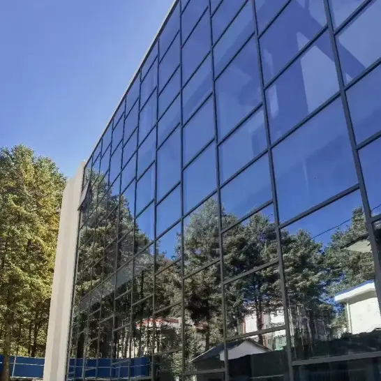 Tembok Tirai Bingkai